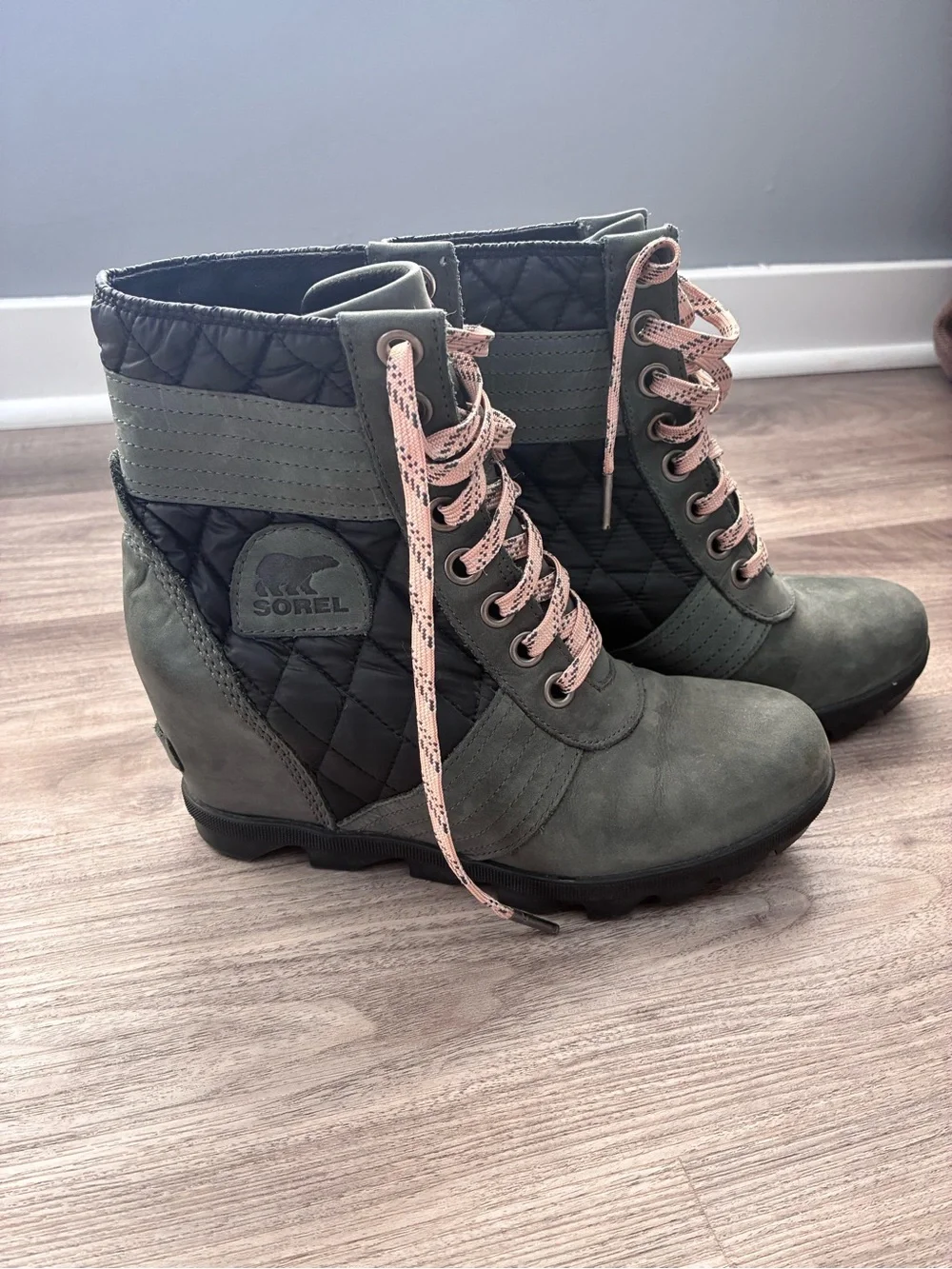 Sorel Lexi wedge boots green